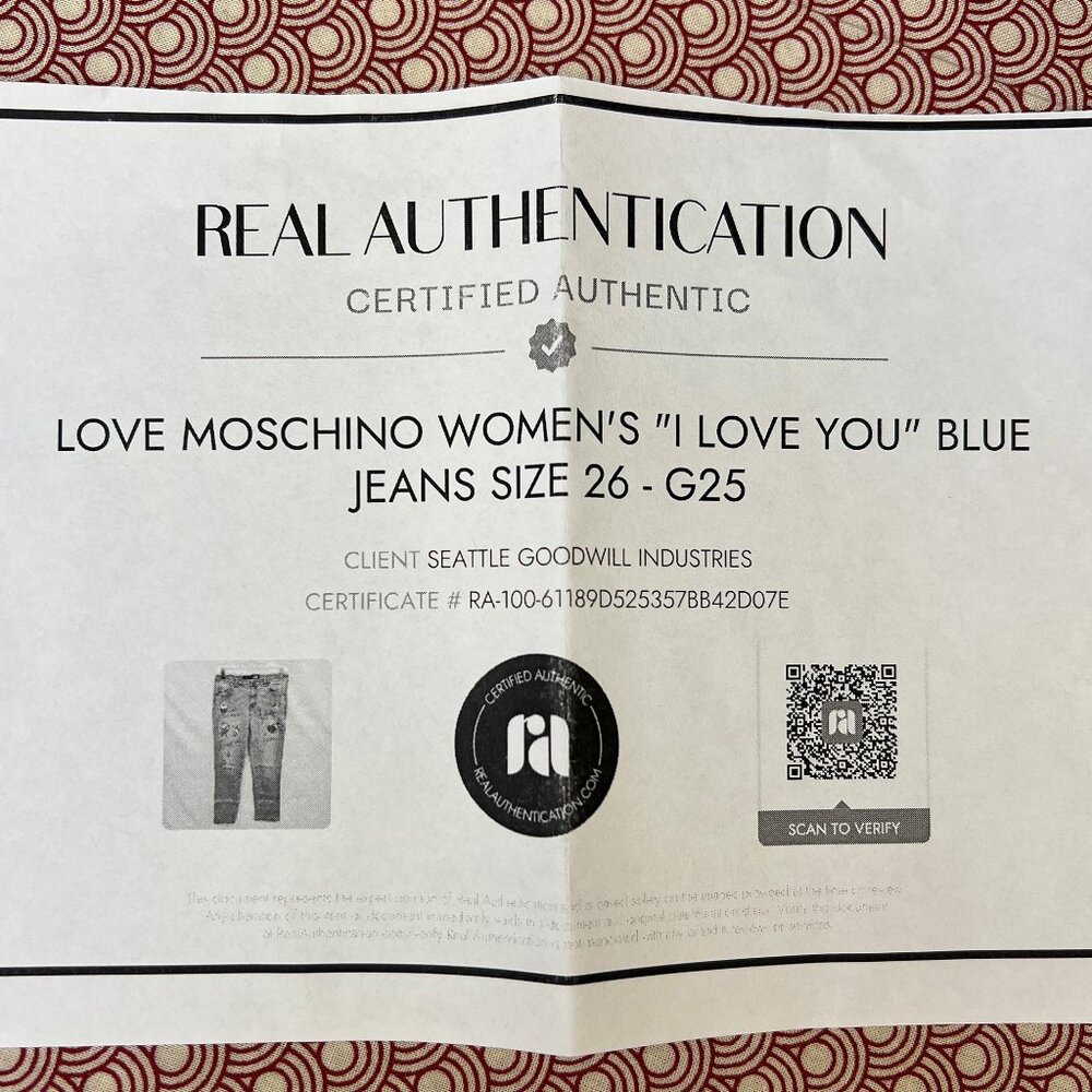 Love Moschino Embroidered Boyfriend Jeans, Stretch Straight Leg, Sz 26 Je T'Aime - Picture 10 of 10